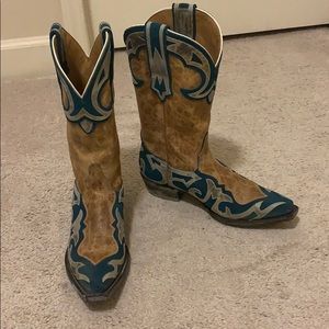 Beautiful cowboy boots with teal detail
